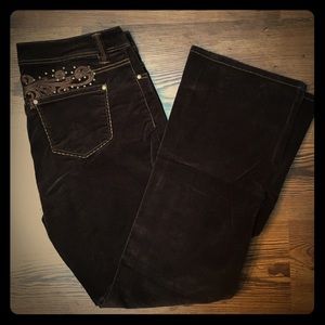 🌻 5/$25 Reba Corduroy Embroidered Jeans